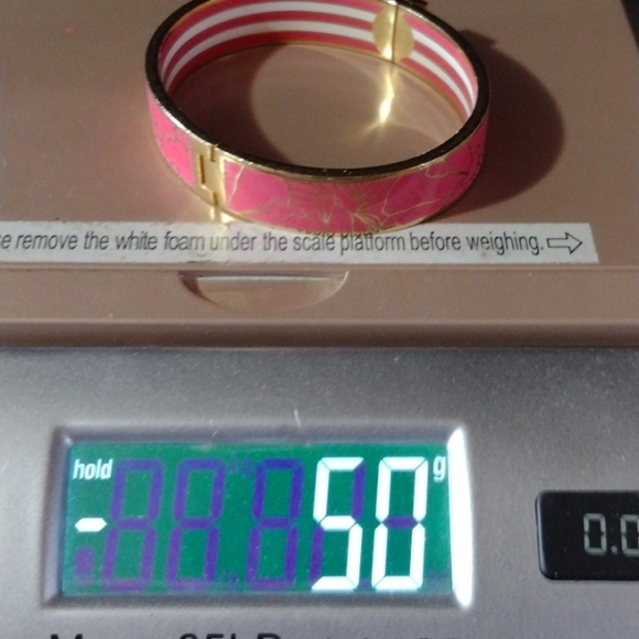 TOMMY BAHAMA PINK AND CRACKLED GOLD-TONE CLAMPER BANGLE 7.2" BRACELET - Picture 8 of 10